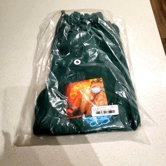 Boys Lie | Jumping to Conclusions - Picture 2 of 3